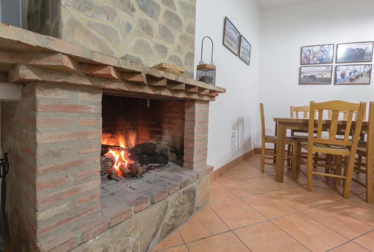 Casa Rural La Fuente Segura de Leon Ngoại thất bức ảnh