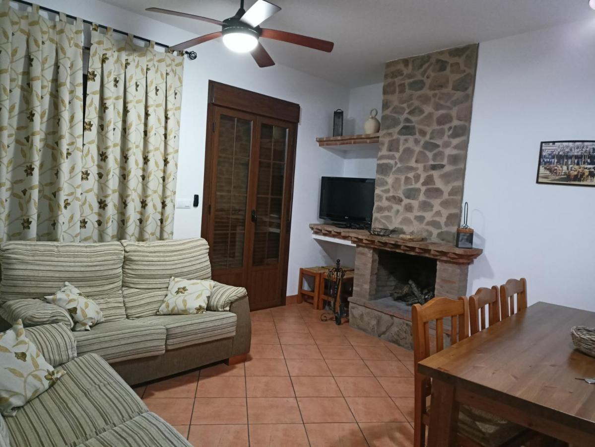 Casa Rural La Fuente Segura de Leon Ngoại thất bức ảnh